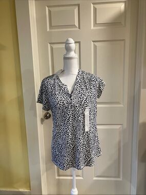 Liz Claiborne Large Navy Blue Leopard Print Blouse, 70% Rayon 30% Polyester